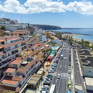 los-cristianos-san-telmo-piscina-y-vistas-mar.in-canary-islands.com/