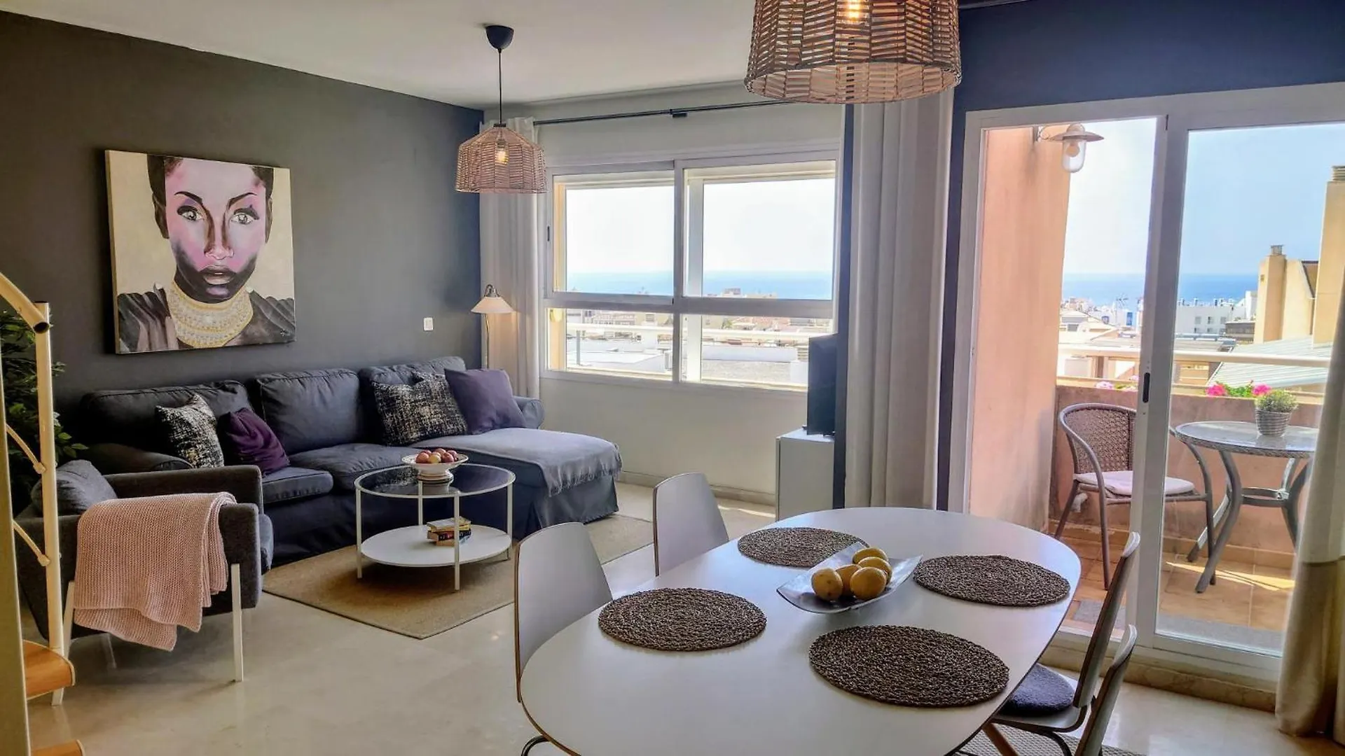 Carmen Apartamento Millon - Private Roof Terrace With Jacuzzi & Bbq Nerja 0*,  España