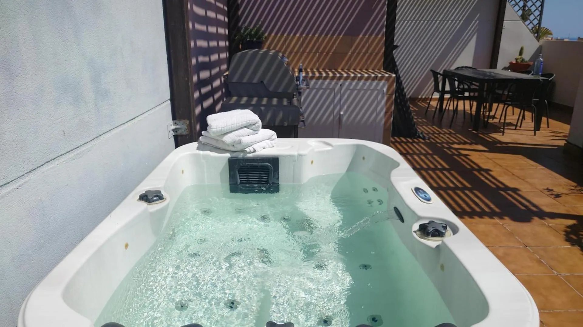 Carmen Apartamento Millon - Private Roof Terrace With Jacuzzi & Bbq Nerja